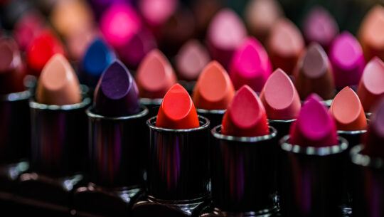 Brandul de beauty SMASHBOX a venit in Romania!