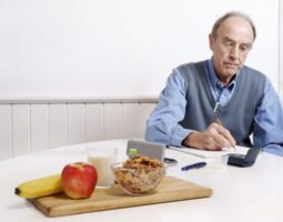 Complicațiile diabetului zaharat includ boala renală în stadiu terminal și retinopatia