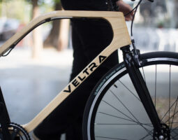 Povestea primei biciclete de bambus laminat din lume