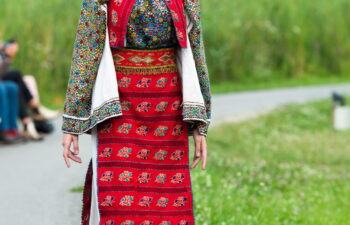 Ambasada României în Republica Turcia sărbătorește ia românească printr-o prezentare de modă de excepție și un eveniment caritabil în sprijinul copiilor refugiați sirieni