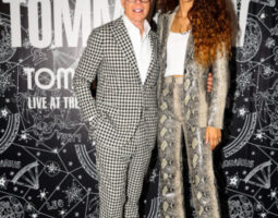 CULISELE SPECTACOLULUI DE MODĂ TOMMYNOW “SEE NOW, BUY NOW”