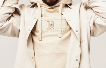 TOMMY HILFIGER CELEBREAZĂ COLECȚIA SUSTENABILĂ TOMMYXLEWIS  PRIMĂVARĂ 2020 ÎN CADRUL URMĂTORULUI SPECTACOL DE MODĂ EXPERIENȚIAL