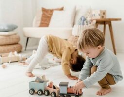 Cum își petrec vedetele timpul cu copii lor, in perioada de autoizolare