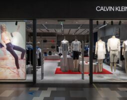 Deschid primele magazine CALVIN KLEIN UNDERWEAR și CALVIN KLEIN JEANS  în România