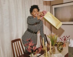 PRIN NOUA CAMPANIE HOLIDAY 2020,  TOMMY HILFIGER SĂRBĂTOREȘTE CREAREA DE NOI TRADIȚII