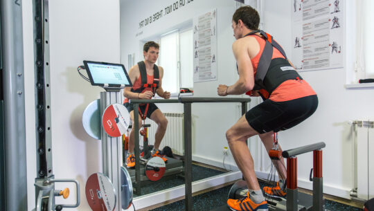 Cum să te antrenezi ca un sportiv de performanță. Află de la medicul Șerban Damian care sunt pașii.