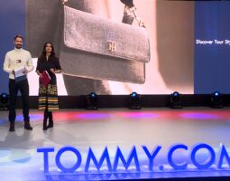 TOMMY HILFIGER LANSEAZĂ PLATFORMA E-COMMERCE ÎN ROMÂNIA