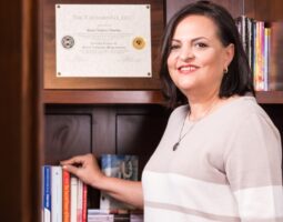 Hipnoza -cel mai vechi si natural mod de vindecare cunoscut de om. Afla totul despre aceasta arta de la Gina Veverita,  Trainer Hipnoterapie